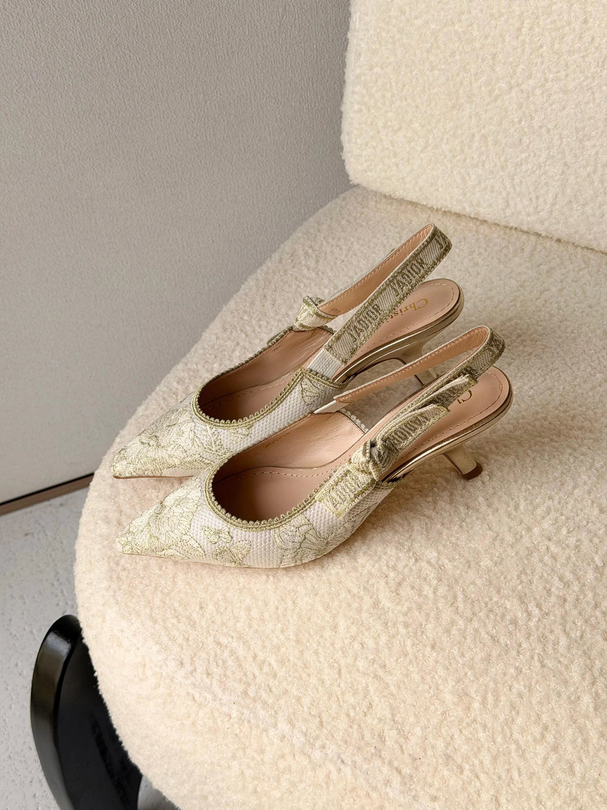J'Adior Slingback Pump