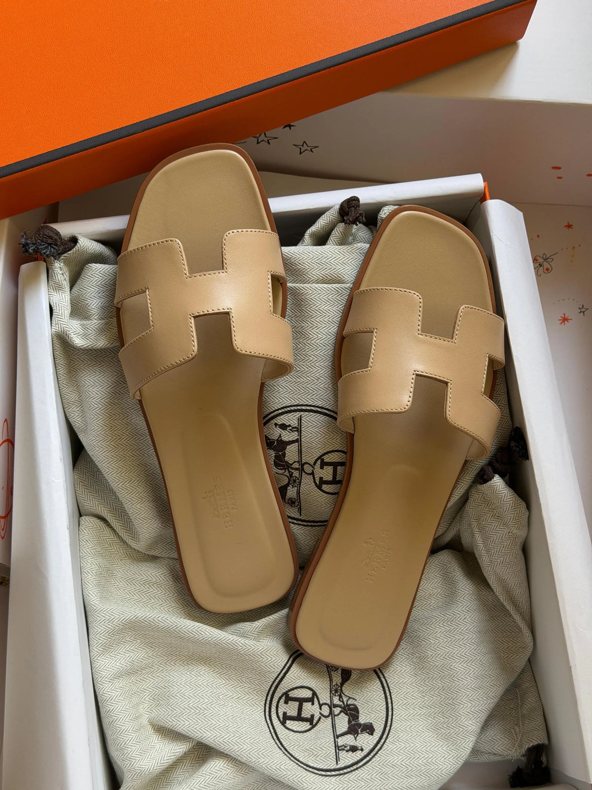 Hermes Oran Flats