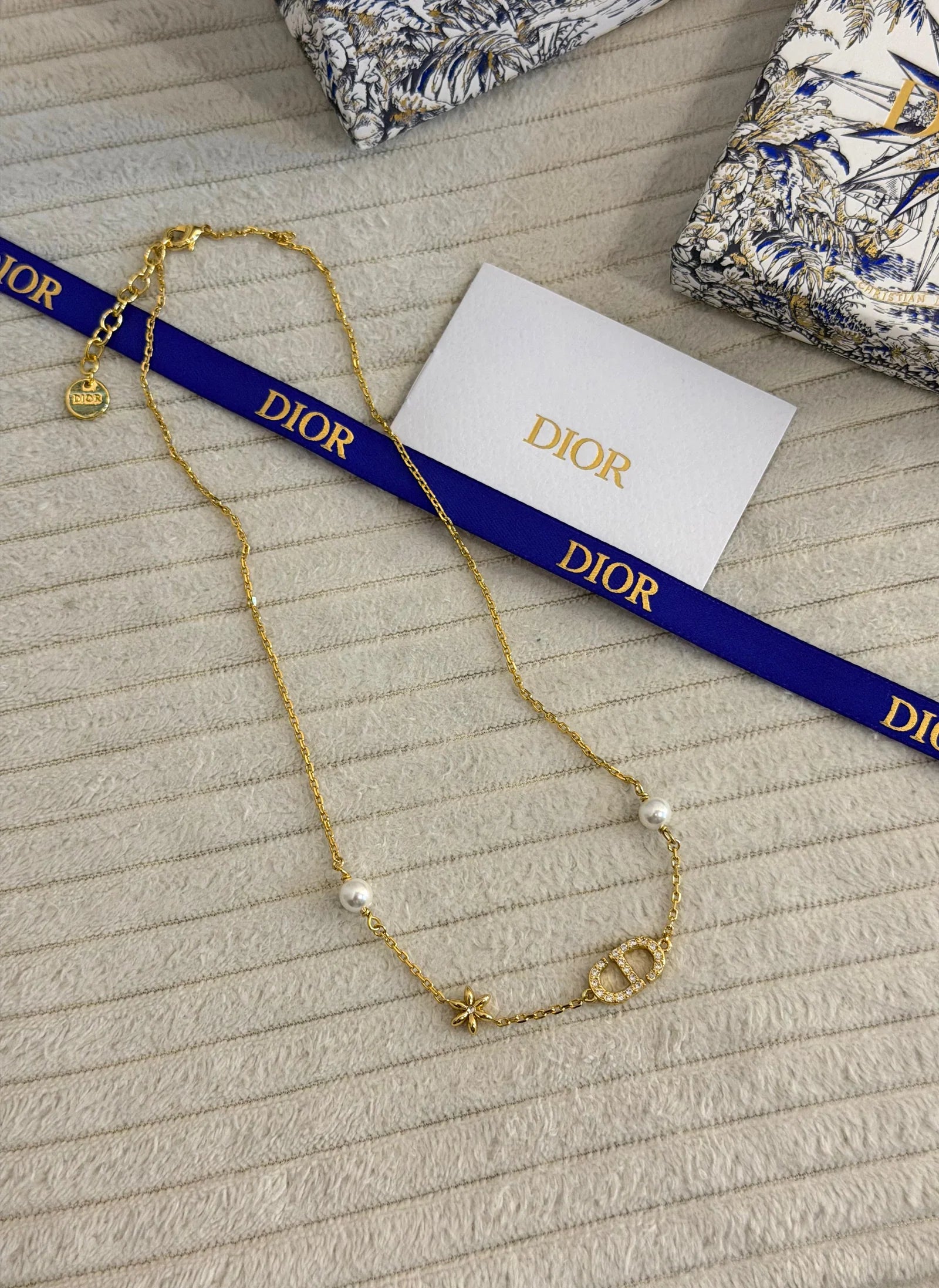 FENDI O'Lock-motif Crystal Earrings | Gold