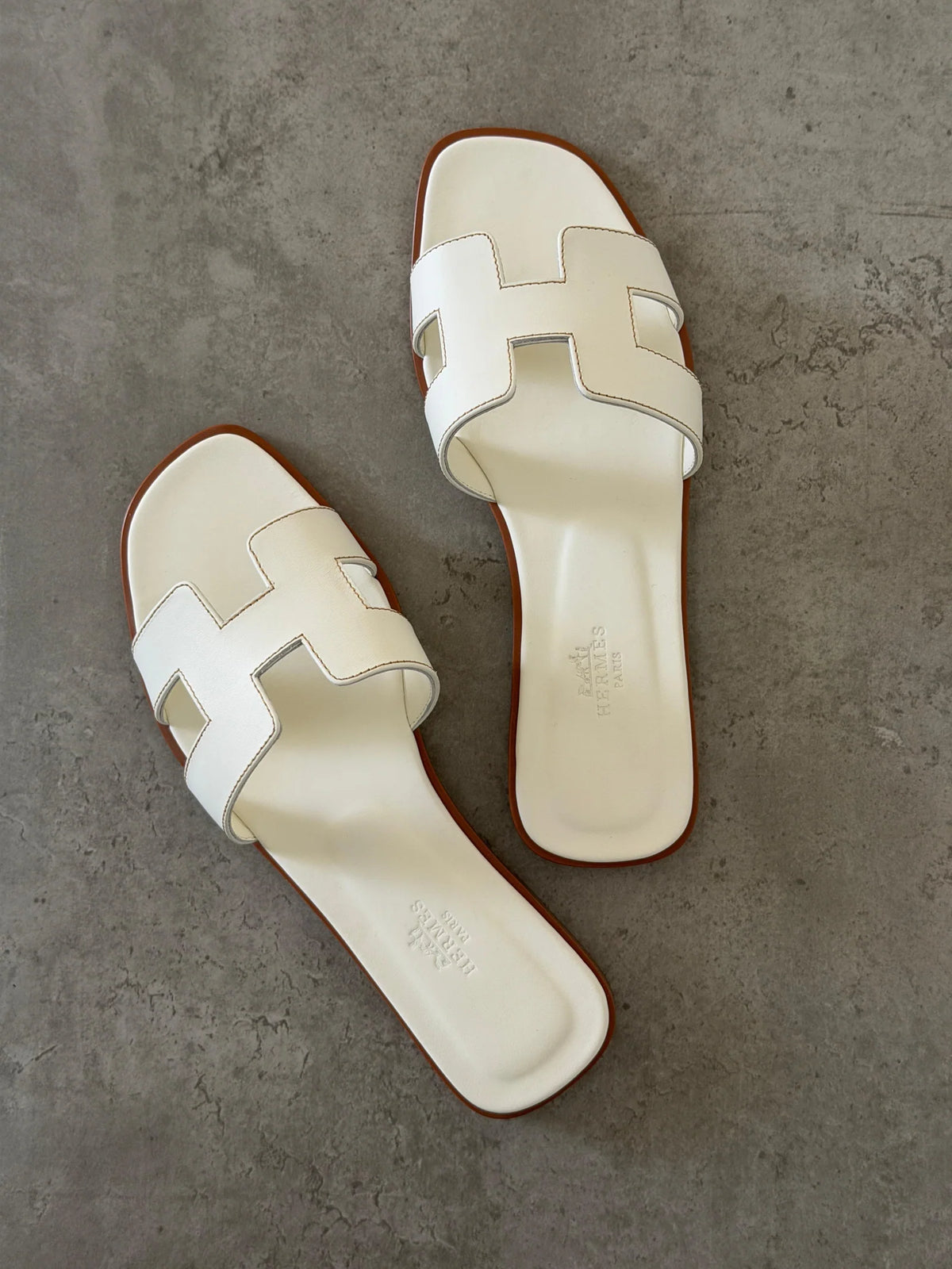 Hermes Oran Flats