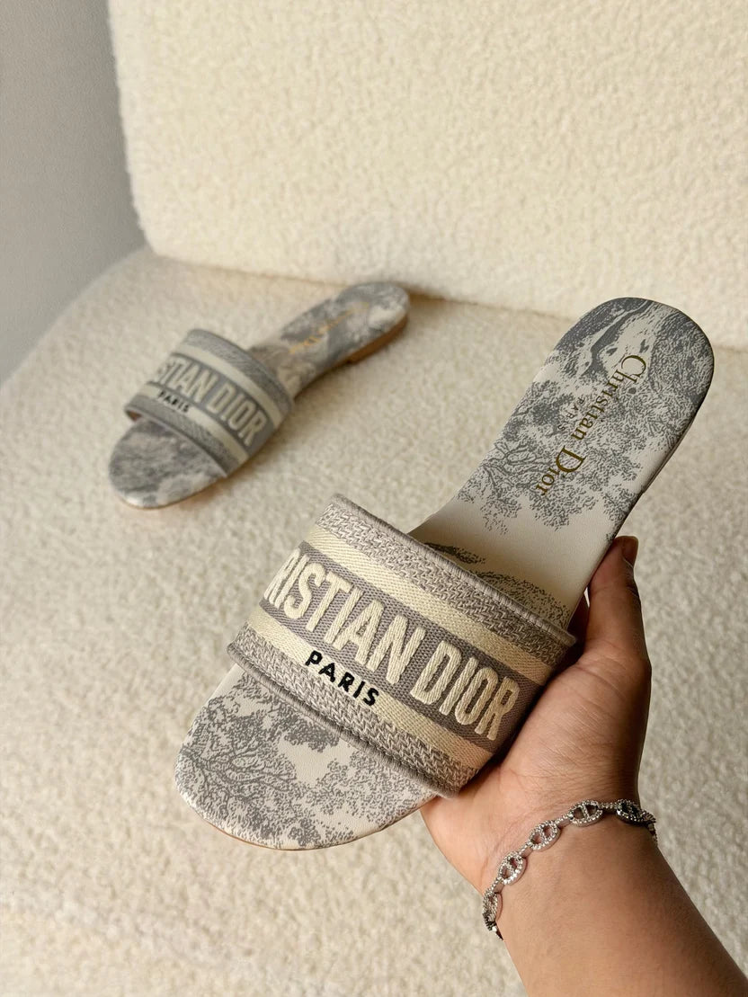 J'Adior Slingback Pump