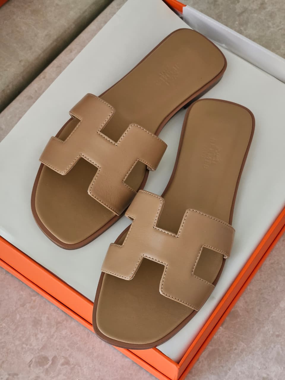 Hermes Oasis Flats
