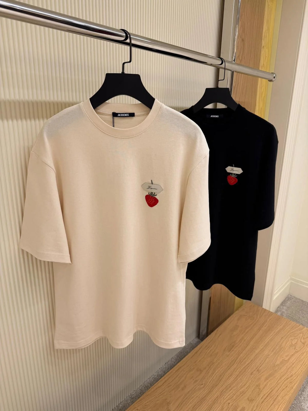 Jacquemus The strawberry t-shirt,