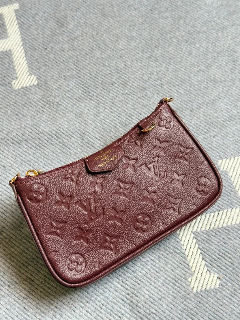 Louis Vuitton Easy Pouch On Strap BagLouis Vuitton Easy Pouch On Strap Bag