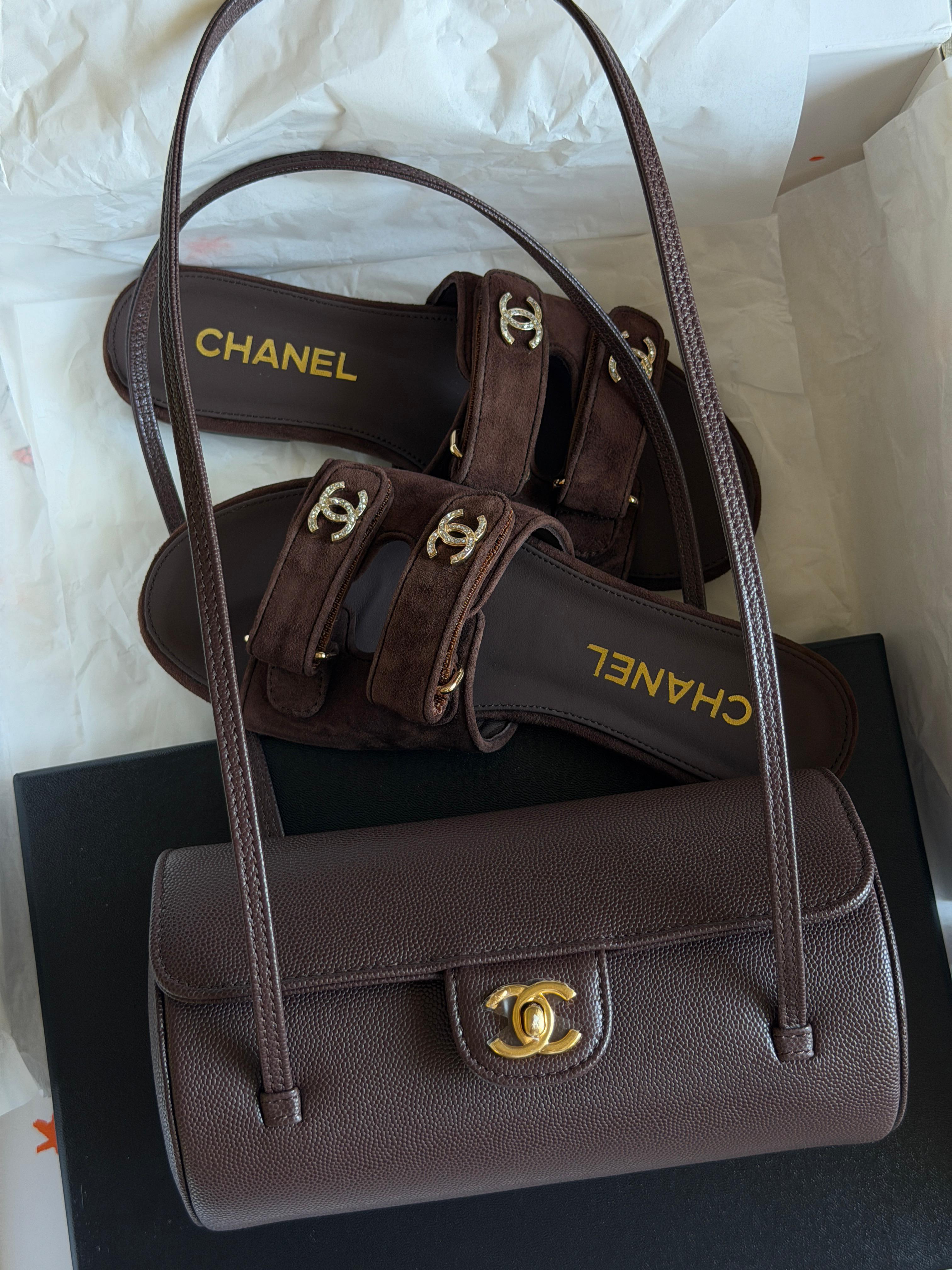Chanel preppy Coco Small 
Bag caviar leather with gold hardware