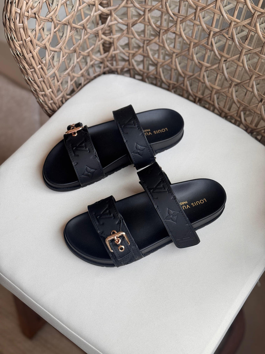 Louis Vuitton Pre-Loved Bom Dia flat sandals