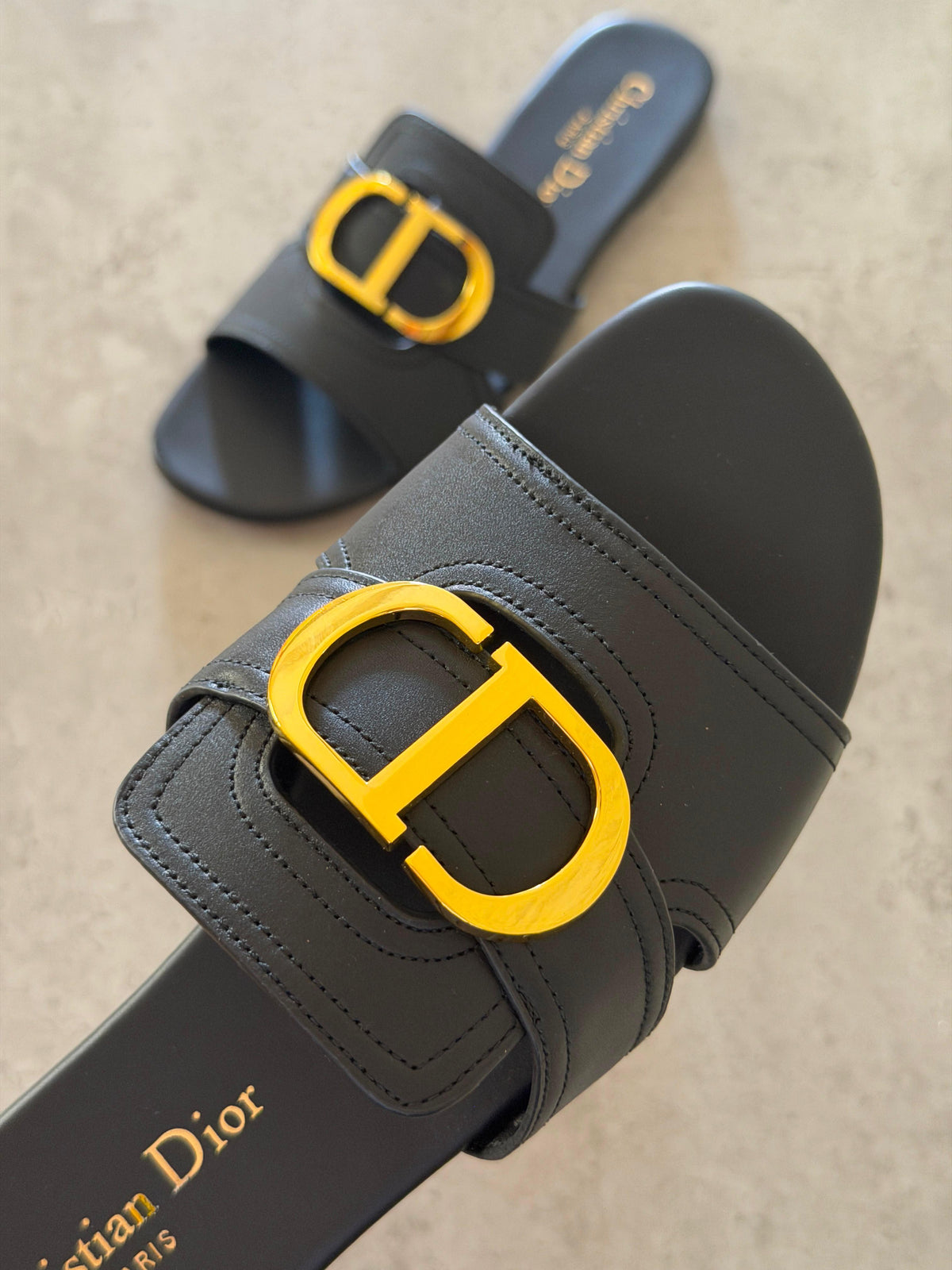 Dior 30 Montaigne Slides