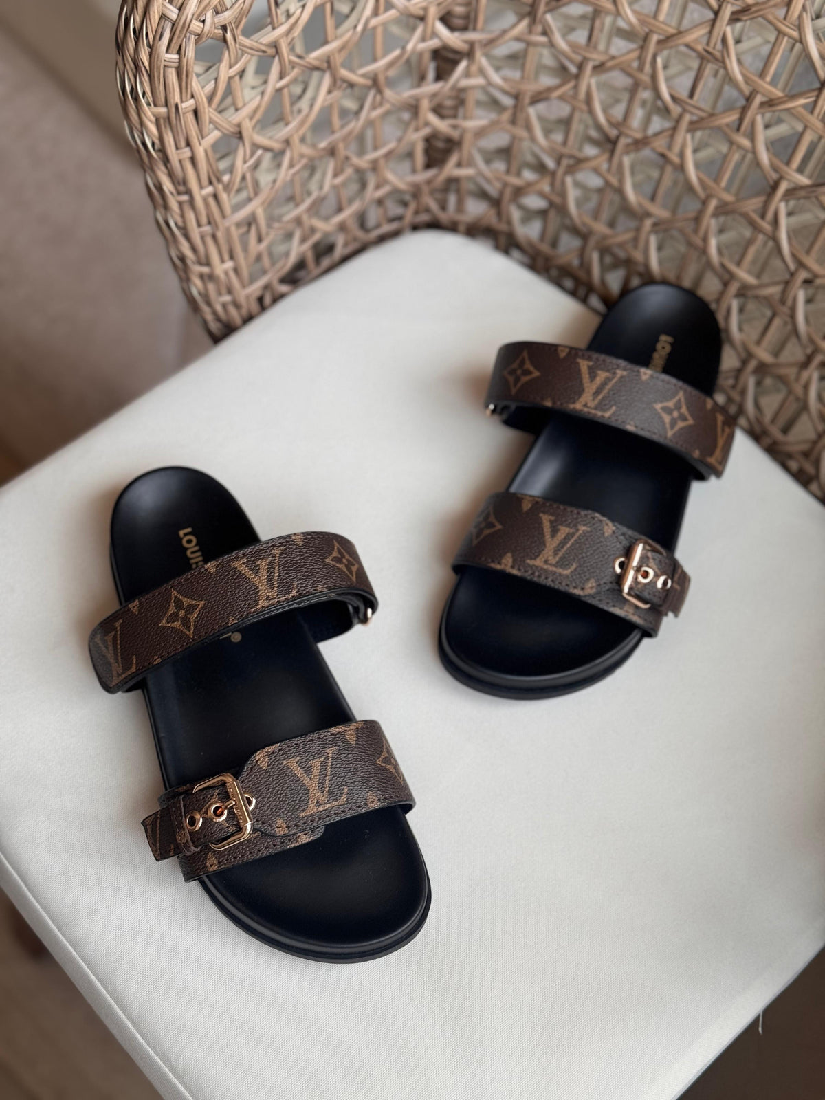 Louis Vuitton Pre-Loved Bom Dia flat sandals