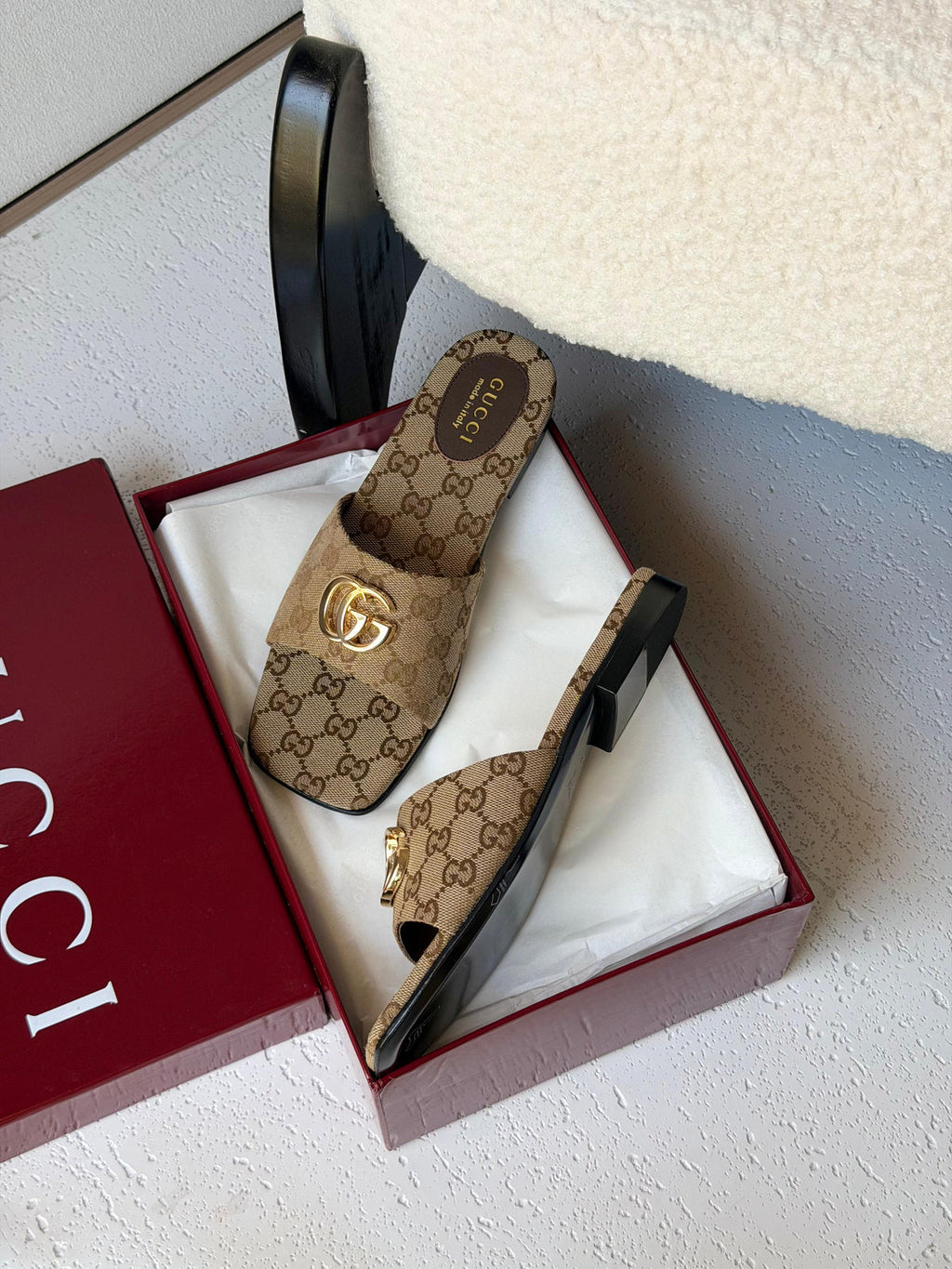 Gucci Double G slide sandals