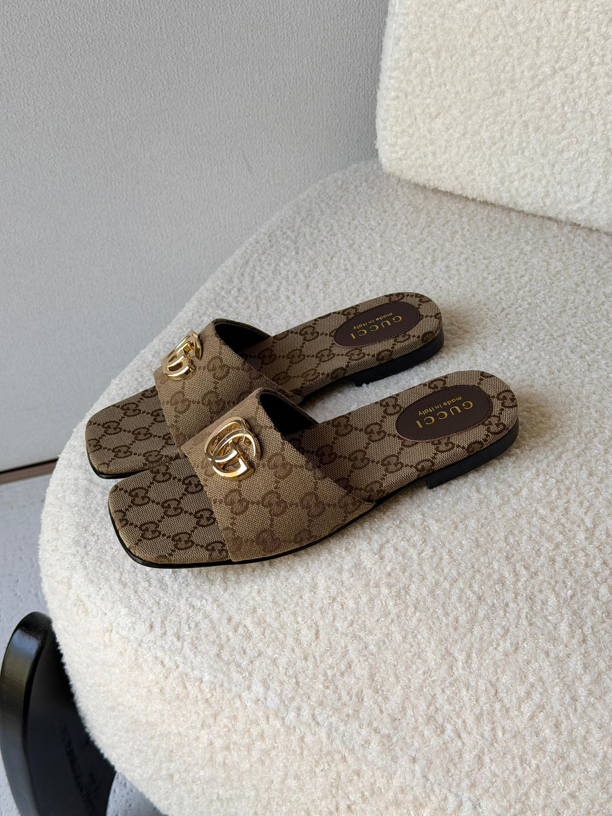Gucci Double G slide sandals