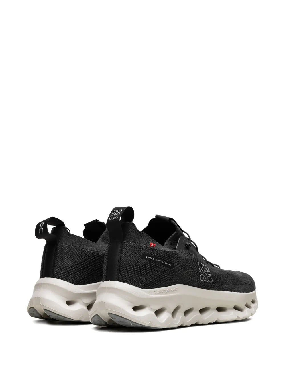 On Cloudsolo logo detail sneakers